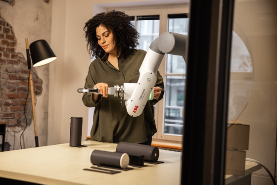 Onrobot RG6 Robot Kıskaçlı Esnek ve Yeni ABB GoFa CRB15000 Cobot
