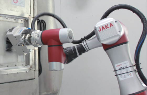 Binzel ile Esnek JAKA 6 Eksen 819mm Erişim 7kg Yük Ortak Kaynak Robotu