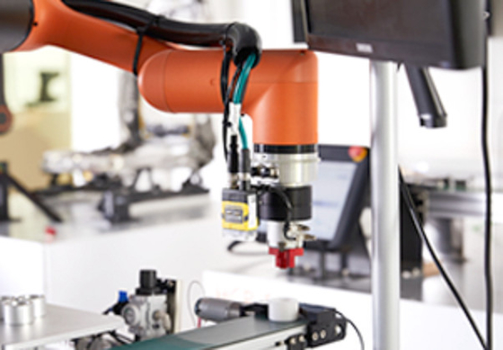 Hanwha 6 Eksen Cobot Paletleyici HCR-12 İşbirlikçi Robot Kolu Görüş Sistemli Onrobot Tutucu