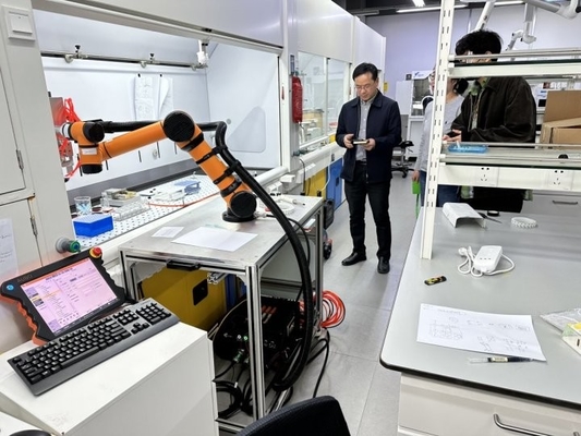 Cobot UR Hans Jaka Aubo Arm Kablo Koruma Robotik Elbise Paketleri İçin CNGBS Boru Hattı Paketi