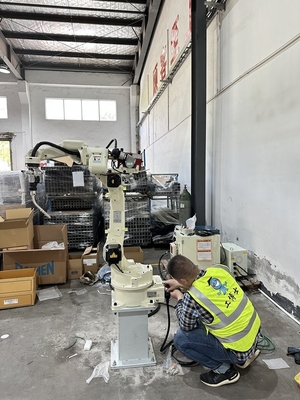 OTC kaynak çözümü için P400 robotik kaynak makinesi ile mig mag kaynak robotu FD-B4S 7 eksen