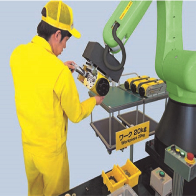 Fanuc CR-4iA 6 Eksenli Çin Robot Kolu, Onrobot 2 Parmak Tutucu ve Malzeme Taşıma Platformu ile