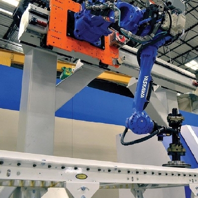 Robot rayları olarak malzeme işleme için YASKAWA Robotu ile 500KG yararlı yüklü doğrusal rehber ray