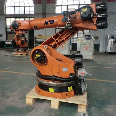 Endüstriyel Robot KUKA KR 210 R2700-2 CNGBS ile 6 Eksenli Robot Yakalayıcı