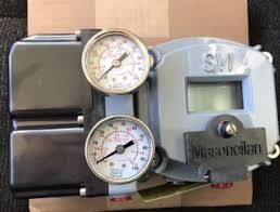 Masoneilan SVI II AP Gelişmiş Performanslı Dijital Valf Yerleştiricisi ve Fisher 67CFR Filtre Düzenleyicisi ile Kontrol Valfi