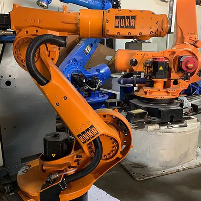KUKA KR 210 R2700 Motor Montajı İçin CNGBS Doğrusal Rehberli Endüstriyel Robotlar