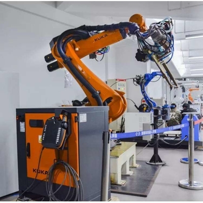 Kuka Robot KR 70 R2100 6 Eksenli Robot Kollu 6 Eksenli Kaynak Otomasyonu için CNGBS Silah Temizleme İstasyonu ile