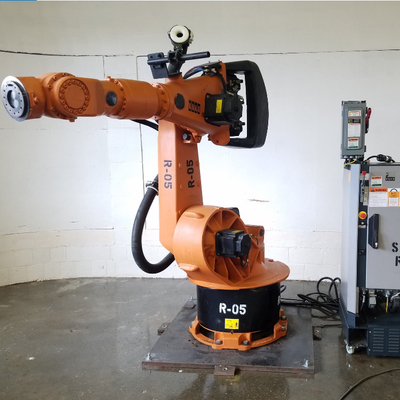 Kuka 6 Eksenli İşleme Robotu Kolu KR 240 R3330 İşleme Robotu için CNGBS Robot Rehber Demiryolu ile