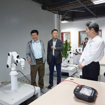Han's Elfin 5 5KG Faydalı Yüklü 6 Eksenli Cobot Robotik Kol CNGBS Robot Yakalayıcı ile