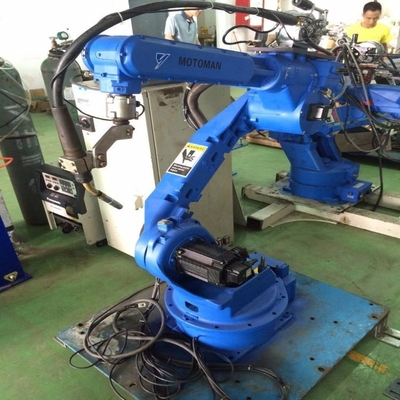 Yaskawa GP225 İşleme Robotik Kol 6 Eksenli CNGBS Robotu Rehberlik Demiryolu ile Ürün Toplama Robotu