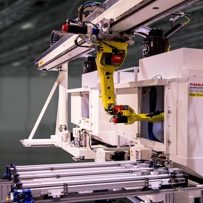 M-20iA endüstriyel robot kontrolörü ile 6 eksenli robot kolu