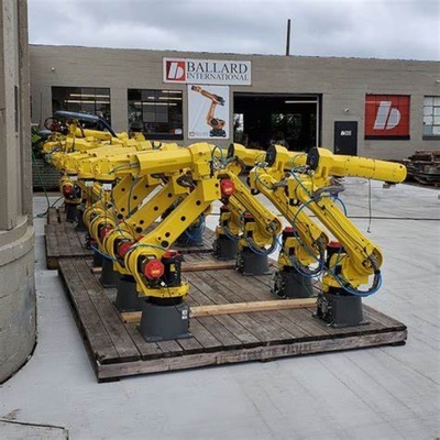 M-20iA endüstriyel robot kontrolörü ile 6 eksenli robot kolu
