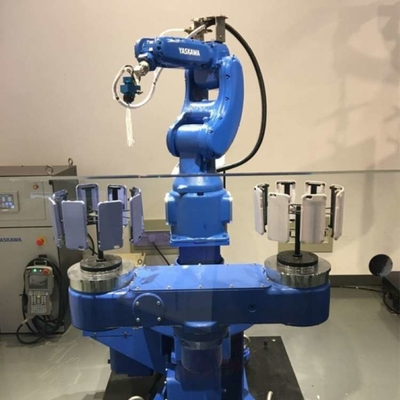 Araba Boyaması Robotik Kol 6 Eksenli Yaskawa MPX1150 CNGBS Robotu Duvar Boyamak için Robot Yakalayıcı ile