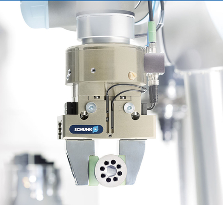 Gıda Endüstrisi Tesisinde FANUC, IRB6700 ve KR210 Robotu İçin SCHUNK Robotlarlı Yakalayıcı