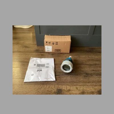 Endress+Hauser Proline Prowirl D 200 girdap akış ölçerine ve Cerabar PMP71B basınç vericiye sahip basınç azaltıcı düzenleyici