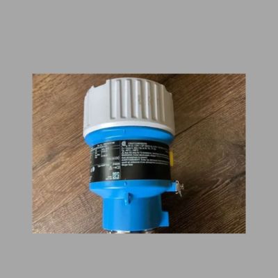 Endress+Hauser Proline Prowirl D 200 girdap akış ölçerine ve Cerabar PMP71B basınç vericiye sahip basınç azaltıcı düzenleyici