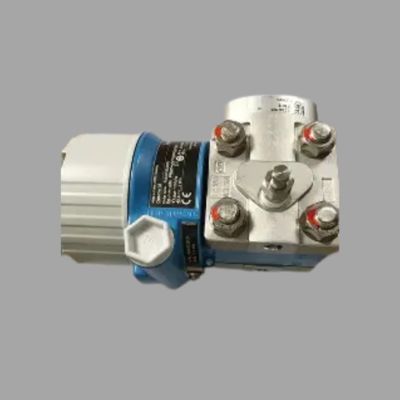 Endress+Hauser Proline Prowirl R 200 vorteks debimetre ve Deltabar PMD55B basınç transmitteri ile akış kontrol vanası montajı.
