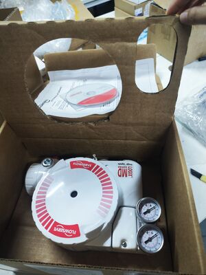 Çin Kontrol Vanası Flowserve Logix 3200 Serisi 3200MD-28-D6-E-04-40-0G-00 Valf Konumlandırıcı Asco 342A SST Hava Regülatörü ile