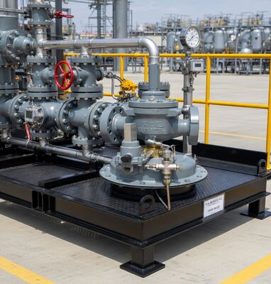 Fisher Tipleri 1098-EGR ve 1098H-EGR Basınç düşürücü düzenleyicileri ve stoklu 63EG-98HM düzenleyicisi ile monte edilmiş kaydırma