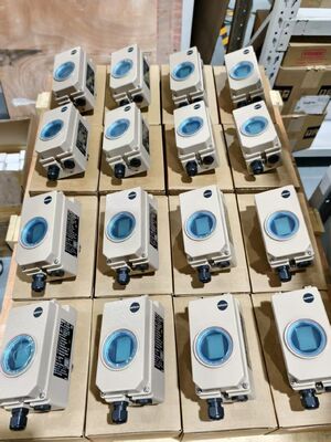 Yeni stok mevcut: konumlandırıcılar Fisher DVC6200 Dijital Valf konumlandırıcı / Samson 3730-5 / Flowserve Logix 3200 Serisi