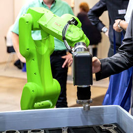 550mm 4kg ulaşmak yükü Fanuc Robot kol CR - endüstriyel IP65 koruma için 7 IA