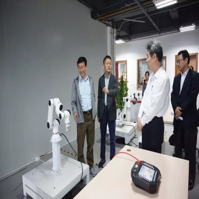 Cobot Universal Robots Elfin E10-L Mig Kaynak Robotu İçin İşbirlikçi Robot