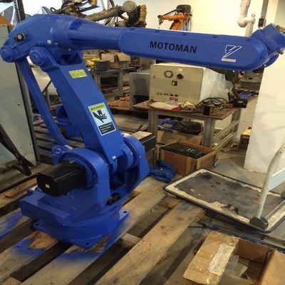 Endüstriyel Robot Kolu ile Malzeme Taşıma Robotu Motoman GP50 Yük 50kg
