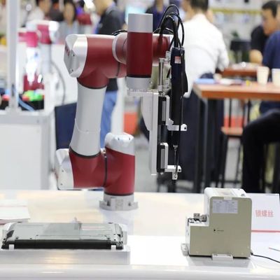 Otomatik Kaynak Robotu İçin 6 Eksenli Robotik Kol JAKA Zu 12 Cobot Robot