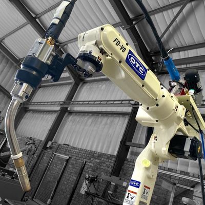 TIG Kaynak Robotu 6 Eksen FD-V8 Dış Kaynak Torcu DM350 Tıbbi Ekipman