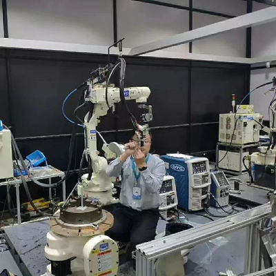 TIG Kaynak Robotu 6 Eksen FD-V8 Dış Kaynak Torcu DM350 Tıbbi Ekipman