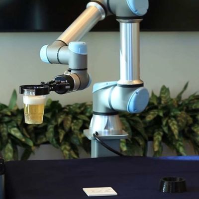 Otomatik Robotik Kol 6 Eksen UR5e Yükleme ve Boşaltma Alma ve Yerleştirme Robotu