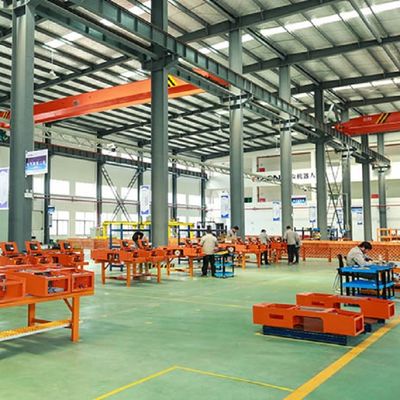 6 Aixs Çift Yönlü Düşük Yükseklikli Endüstriyel Robot AGV-QRS1000 Kaynak Robotu ile Kullanılan AGV Robot Olarak