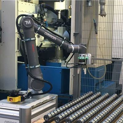 6 Eksenli Robot Kolu OMRON TM14M Görsel Kameralı Robotu Cobot Olarak Kullanıyor