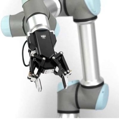 Robot Kavrayıcı AG-95, UR Robotik Kol 6 Eksenli İşbirlikçi Robot Olarak Birleşiyor