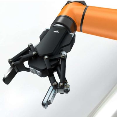 Robot Kavrayıcı AG-95, UR Robotik Kol 6 Eksenli İşbirlikçi Robot Olarak Birleşiyor