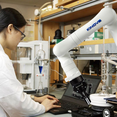 KINOVA Gen3 6 DoF robotu, güvenli 6 eksenli robot kolu ile işbirlikçi, görsel ile 2kg yük için kahve robotu