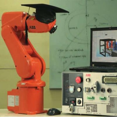 Küçük Endüstriyel Robotu IRB 120 6 Eksenli Endüstriyel Robotlar Kolu Cnc Montaj Robotu