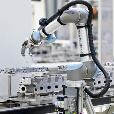 Endüstriyel Robot UR5 Evrensel Robotik Kol 6 Eksenli Tutucu Makine Sanayi Ekipmanları Alma ve Yerleştirme Makinesi
