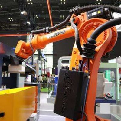 6 Eksenli Endüstriyel Robotik Kol QJR20-1600 Robotik Çin Püskürtme Robotu Olarak