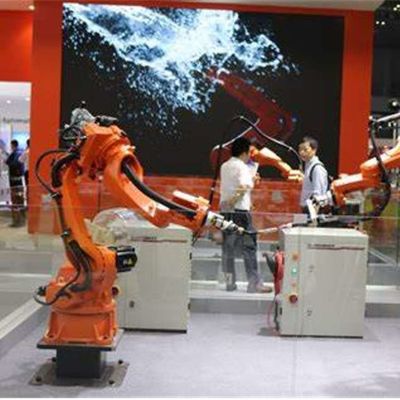 6 Eksenli Endüstriyel Robotik Kol QJR20-1600 Robotik Çin Püskürtme Robotu Olarak