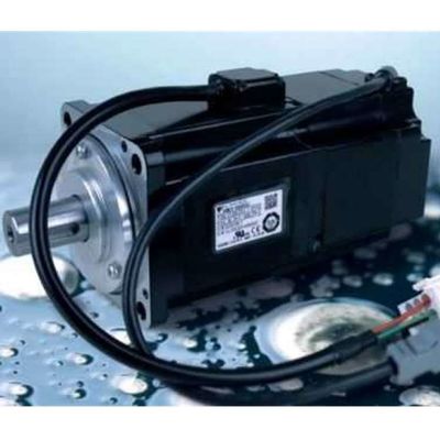 Servo Sürücü SGM7J-A5A7C6E Robot Kol Otomasyonu için AC Servo Motoru Servo Motoru Olarak