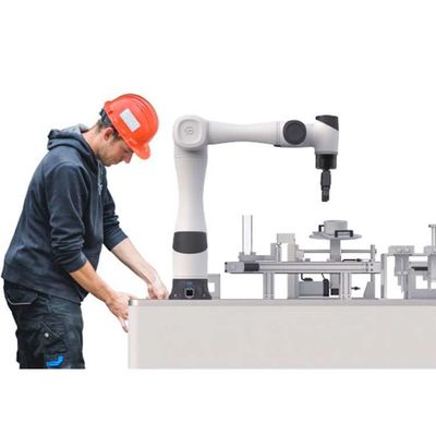 Robotik Kol 6 Eksenli CR5 Cobot Robot 5kg Kullanılabilir Yükleme ve Cobot olarak otomatik boşaltma için