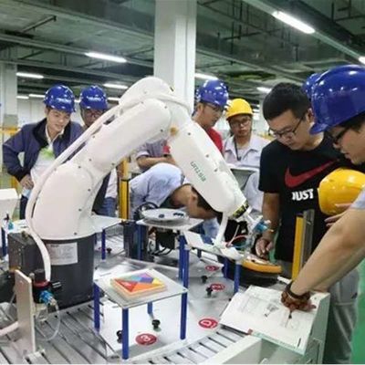 Küçük Evrensel Robotik Kol 6 Eksenli Çin ER6-730-MI CNGBS Giysi Paketiyle İşletim Robotu