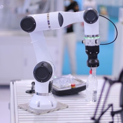 HAN'S Elfin Serisi E5 Cobot Toplama ve Yerleştirme Makinası Olarak AGV Robot Yükü 5kg 6 Eksenli Çalışır